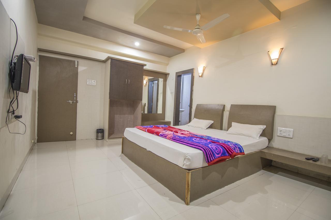 Hotel Yogiraj Palace Shegaon Eksteriør bilde