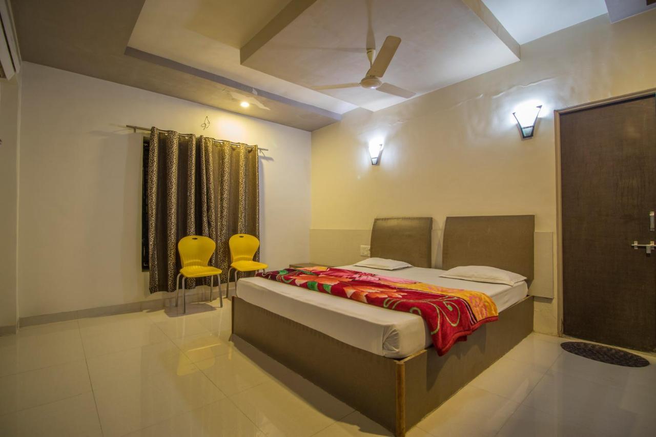 Hotel Yogiraj Palace Shegaon Eksteriør bilde